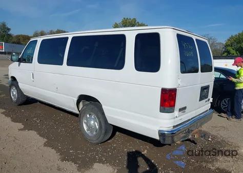 2011 Ford Econoline E350 Super Duty Wagon z USA, uszkodzony, nr VIN 1FBSS3BL7BDA75015